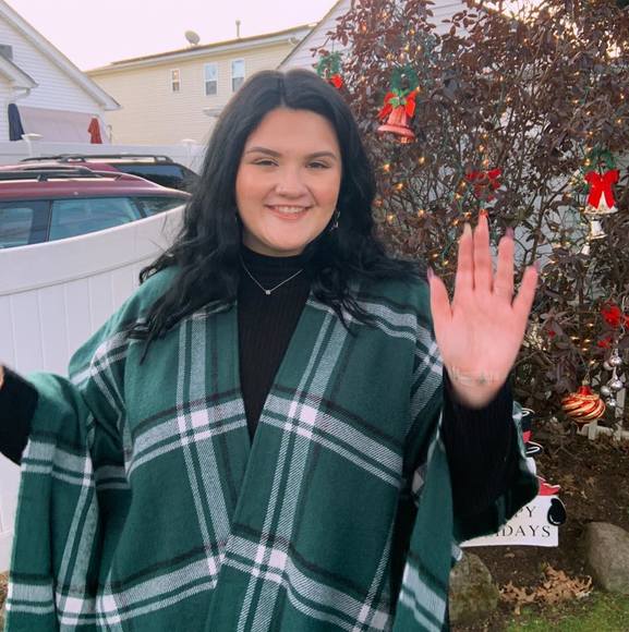 Meet your Posher, Sara - Picture 1 of 1